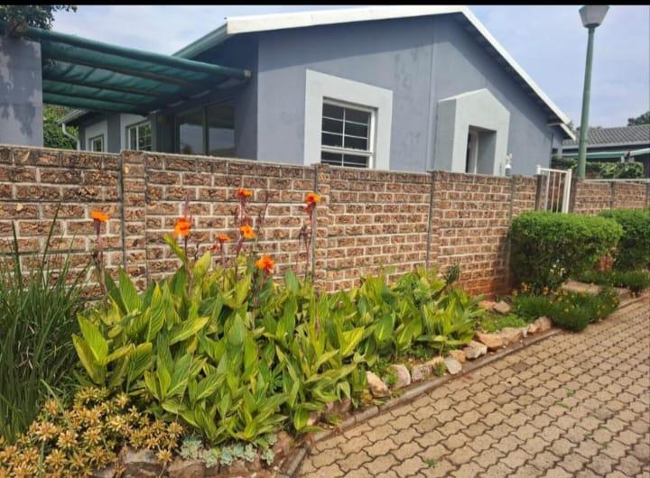 To Let 3 Bedroom Property for Rent in Fairland Gauteng