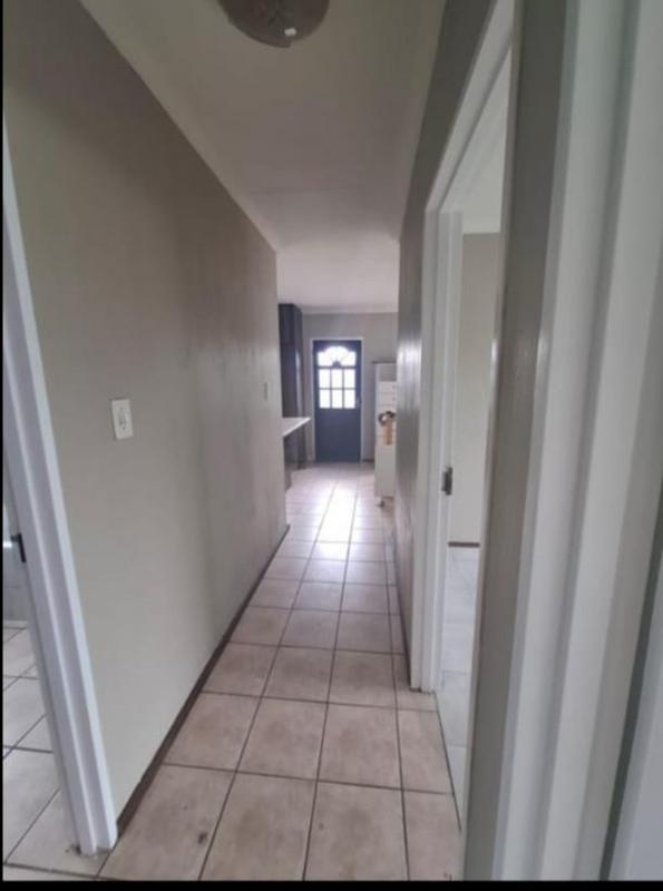 To Let 3 Bedroom Property for Rent in Fairland Gauteng