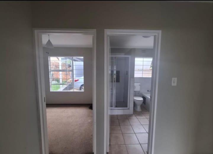 To Let 3 Bedroom Property for Rent in Fairland Gauteng