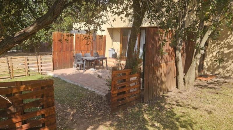 To Let 2 Bedroom Property for Rent in Glen Austin Gauteng