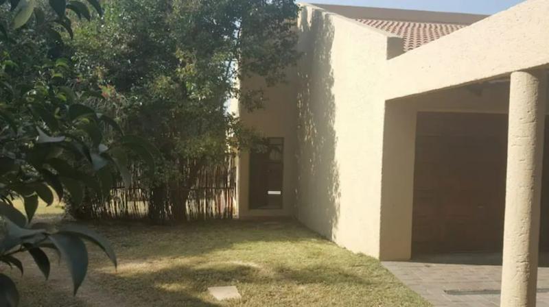 To Let 2 Bedroom Property for Rent in Glen Austin Gauteng