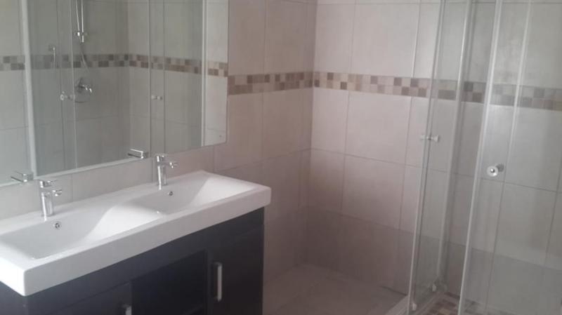 To Let 2 Bedroom Property for Rent in Glen Austin Gauteng