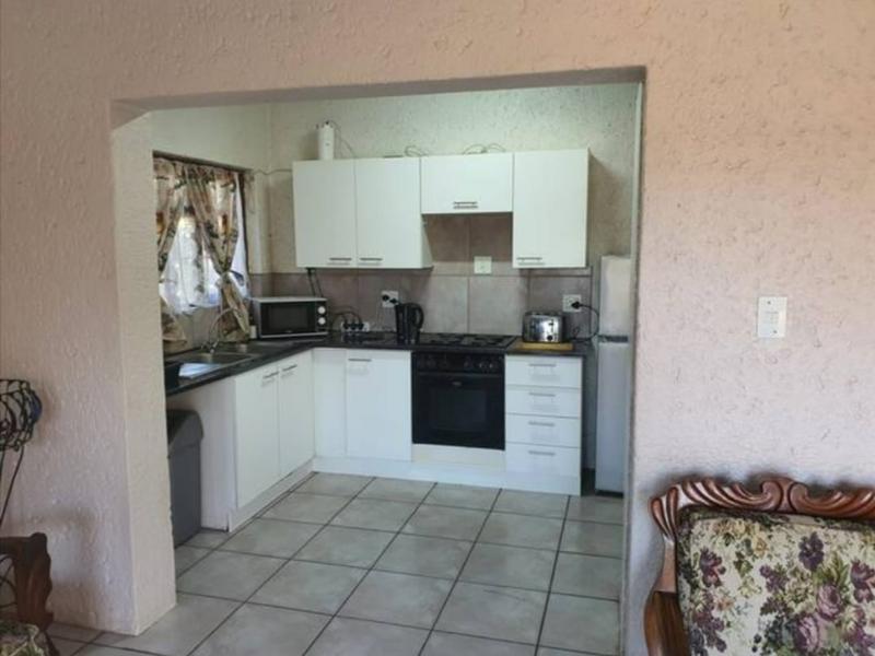 To Let 2 Bedroom Property for Rent in Glen Austin Gauteng