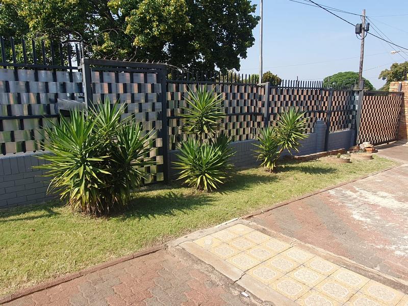 3 Bedroom Property for Sale in Creston Hill Gauteng