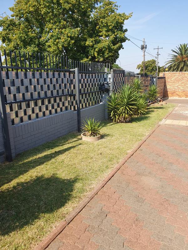 3 Bedroom Property for Sale in Creston Hill Gauteng
