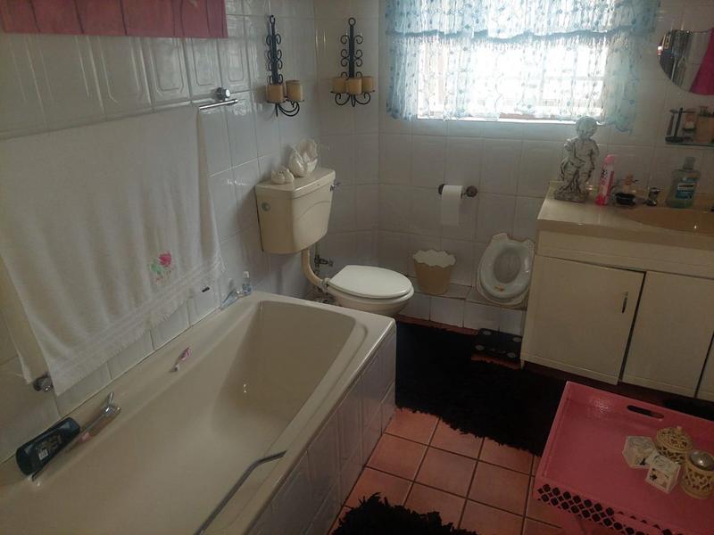 To Let 3 Bedroom Property for Rent in Greenhills Gauteng