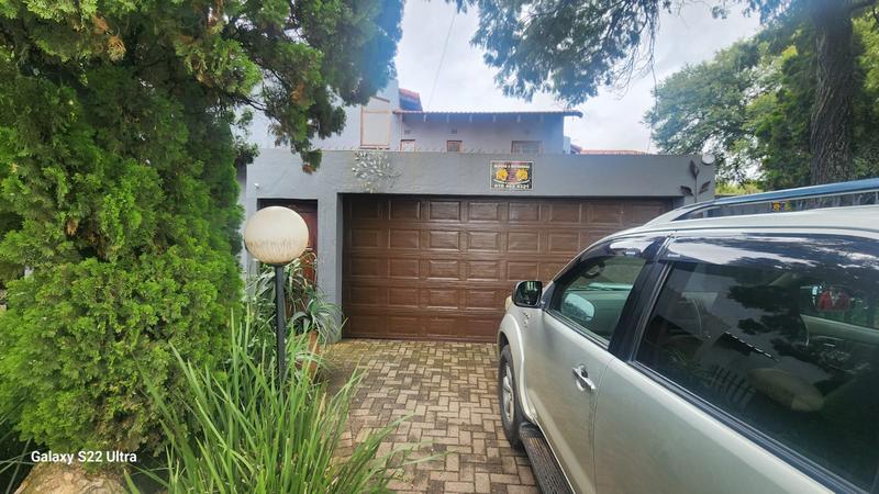 To Let 3 Bedroom Property for Rent in Greenhills Gauteng