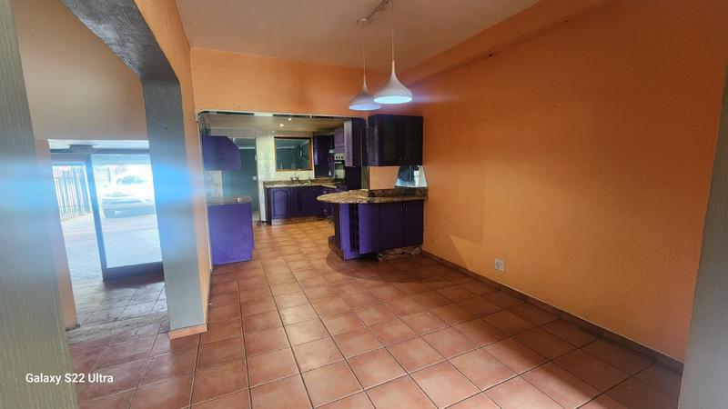 To Let 3 Bedroom Property for Rent in Greenhills Gauteng