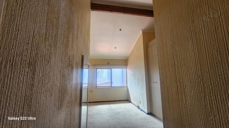 To Let 3 Bedroom Property for Rent in Greenhills Gauteng