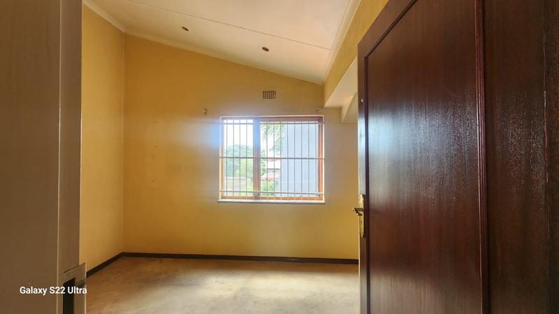 To Let 3 Bedroom Property for Rent in Greenhills Gauteng