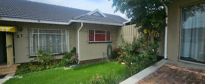 To Let 3 Bedroom Property for Rent in Wilro Park Gauteng