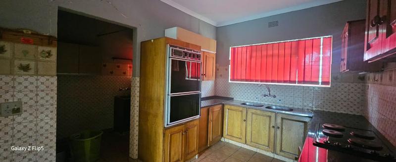 To Let 3 Bedroom Property for Rent in Wilro Park Gauteng