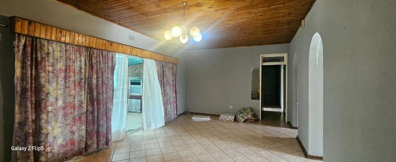 To Let 3 Bedroom Property for Rent in Wilro Park Gauteng