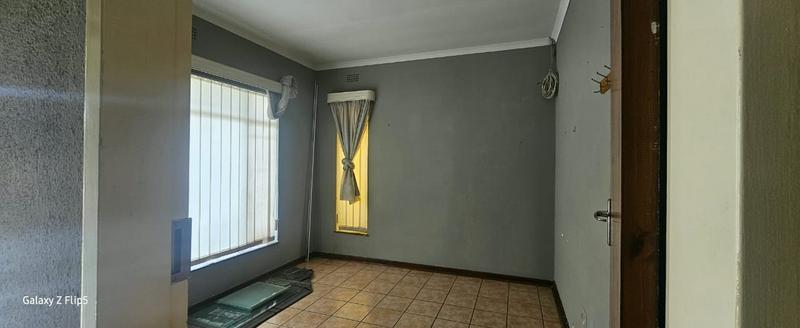 To Let 3 Bedroom Property for Rent in Wilro Park Gauteng