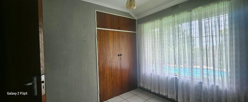 To Let 3 Bedroom Property for Rent in Wilro Park Gauteng