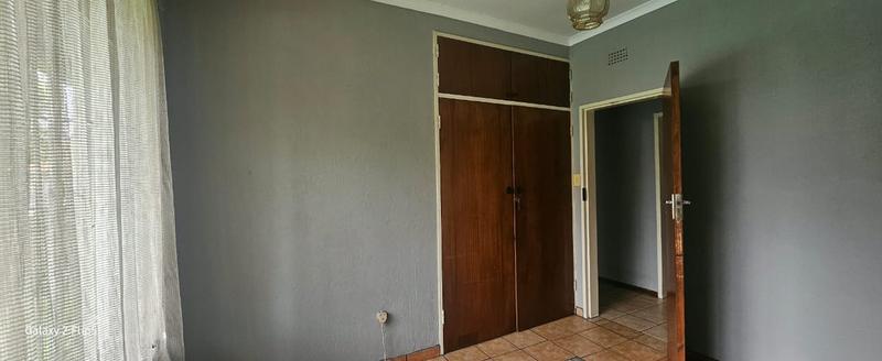 To Let 3 Bedroom Property for Rent in Wilro Park Gauteng
