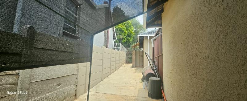 To Let 3 Bedroom Property for Rent in Wilro Park Gauteng