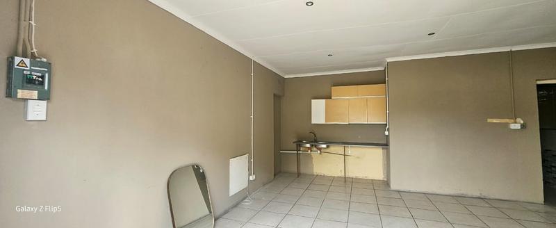 To Let 3 Bedroom Property for Rent in Wilro Park Gauteng