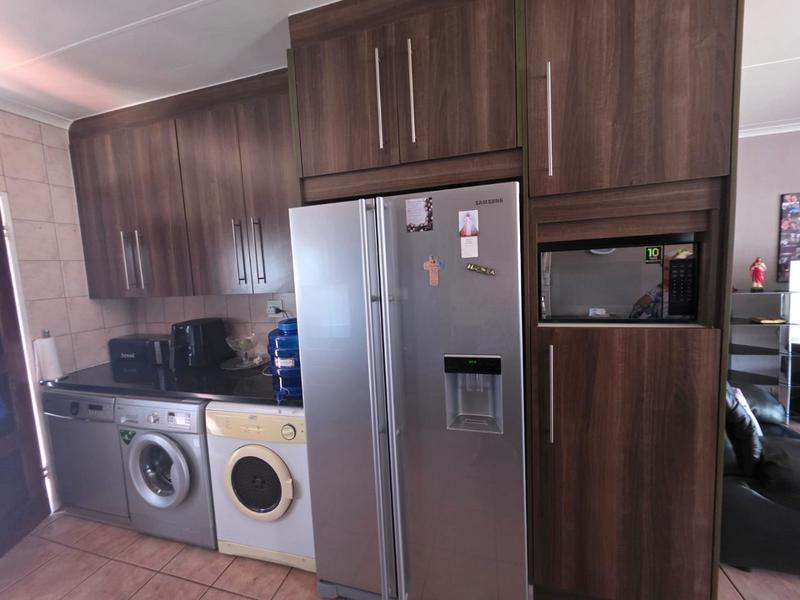 3 Bedroom Property for Sale in Eike Park Gauteng