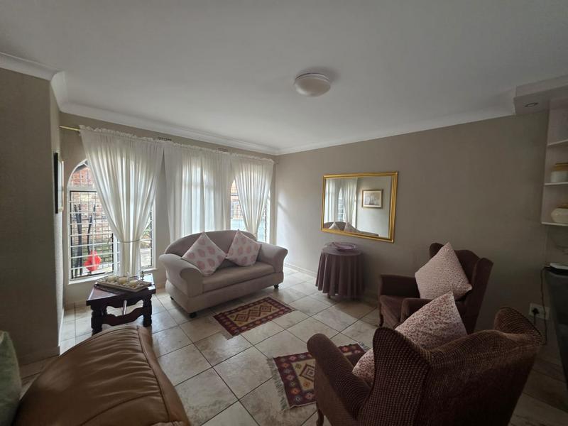 4 Bedroom Property for Sale in Helikonpark Gauteng