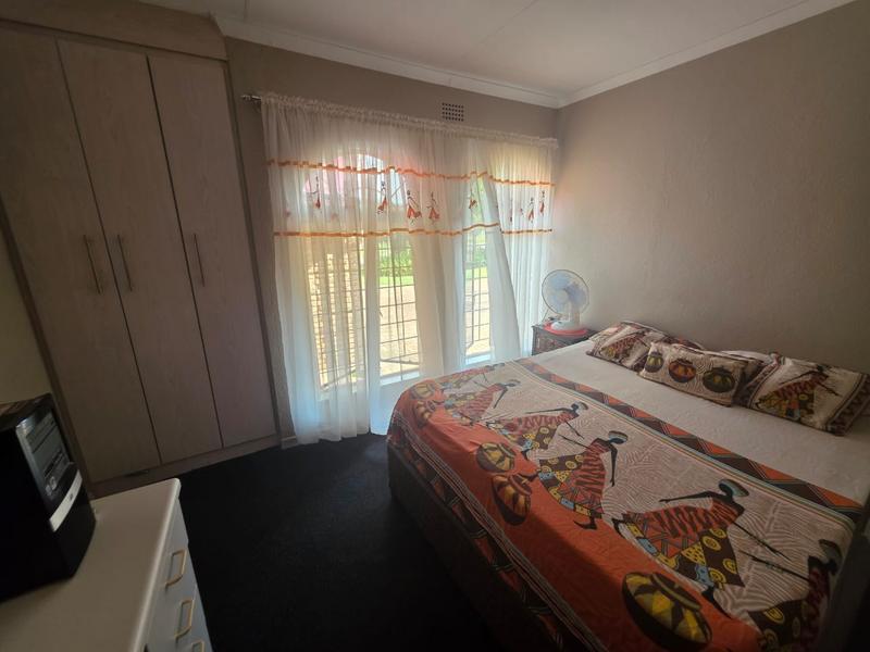 4 Bedroom Property for Sale in Helikonpark Gauteng