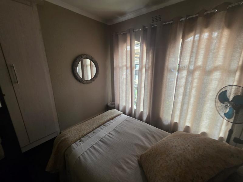 4 Bedroom Property for Sale in Helikonpark Gauteng