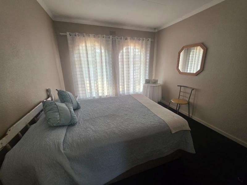 4 Bedroom Property for Sale in Helikonpark Gauteng