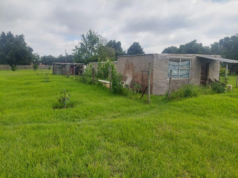 4 Bedroom Property for Sale in Loumarina A H Gauteng