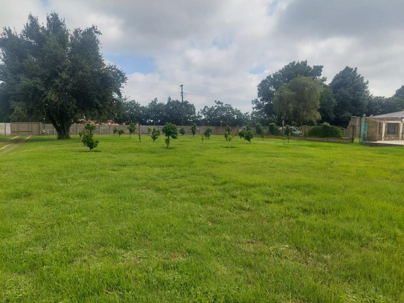 4 Bedroom Property for Sale in Loumarina A H Gauteng