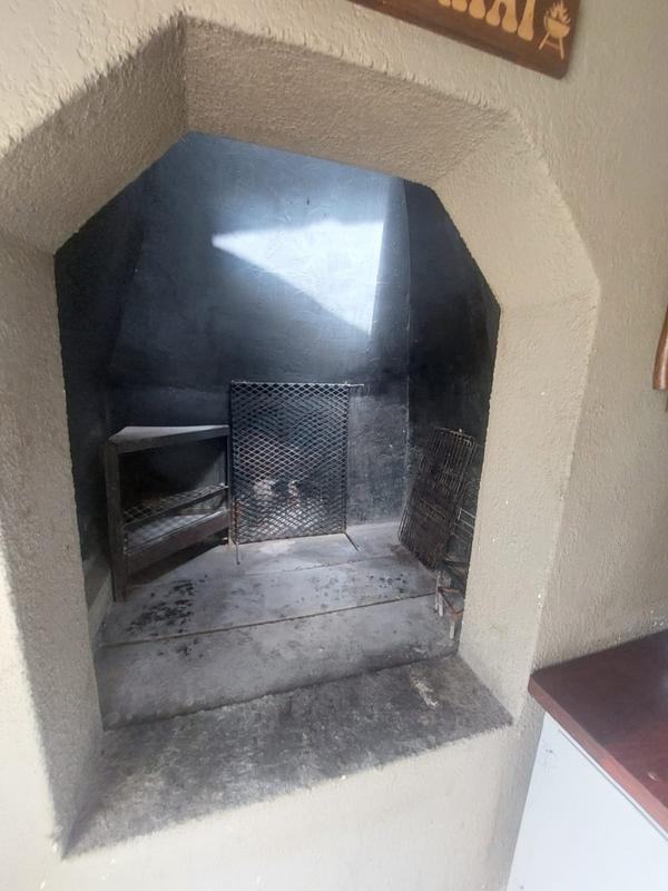 4 Bedroom Property for Sale in Loumarina A H Gauteng