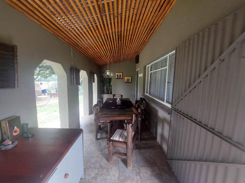 4 Bedroom Property for Sale in Loumarina A H Gauteng