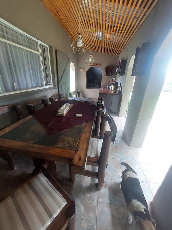 4 Bedroom Property for Sale in Loumarina A H Gauteng