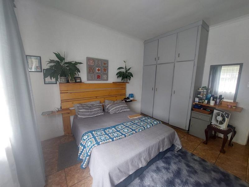 4 Bedroom Property for Sale in Loumarina A H Gauteng