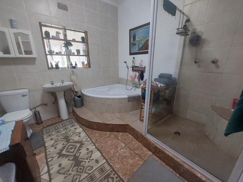 4 Bedroom Property for Sale in Loumarina A H Gauteng