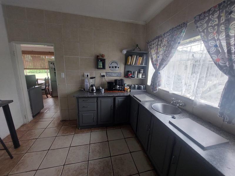 4 Bedroom Property for Sale in Loumarina A H Gauteng