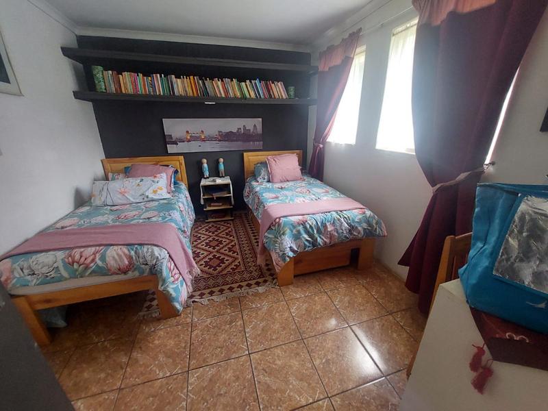 4 Bedroom Property for Sale in Loumarina A H Gauteng