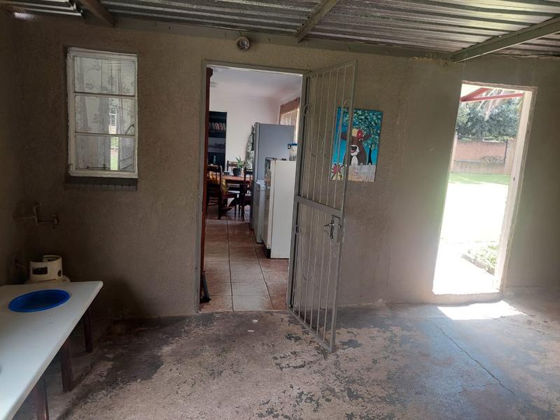 4 Bedroom Property for Sale in Loumarina A H Gauteng