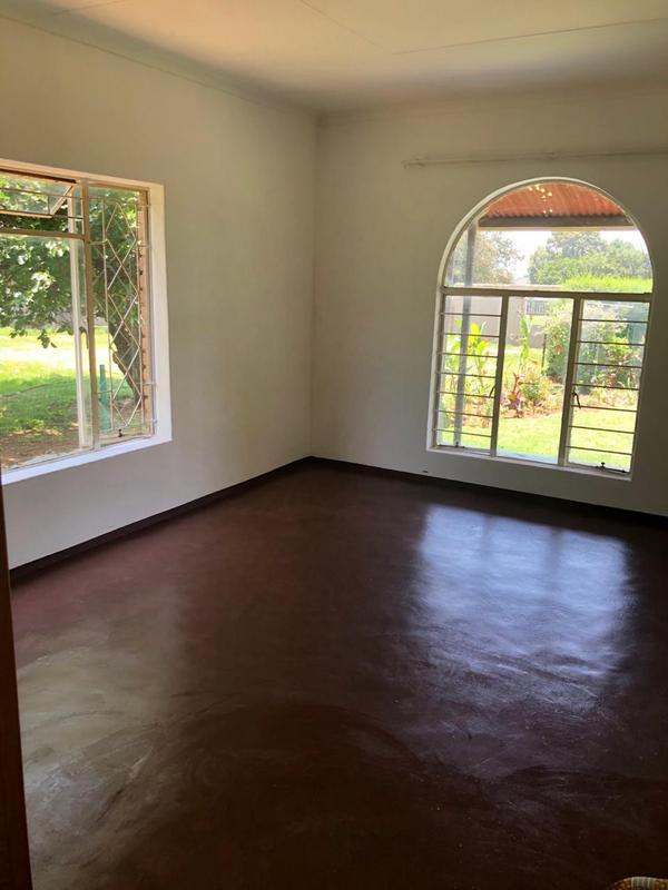 4 Bedroom Property for Sale in Loumarina A H Gauteng