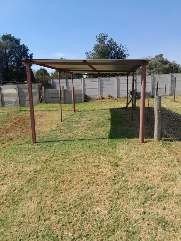 4 Bedroom Property for Sale in Loumarina A H Gauteng