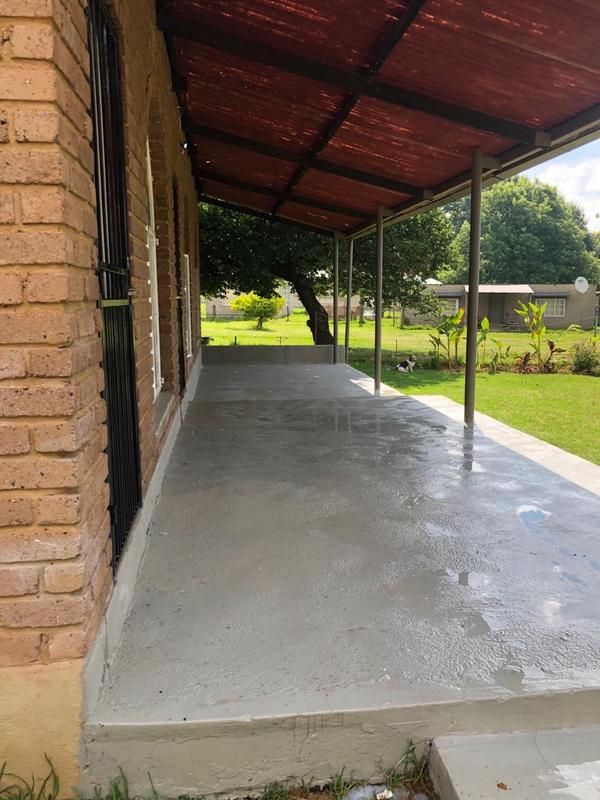 4 Bedroom Property for Sale in Loumarina A H Gauteng