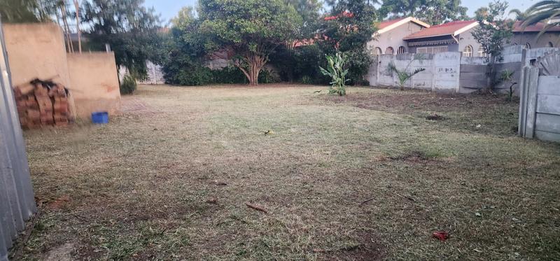 6 Bedroom Property for Sale in Brackenhurst Gauteng