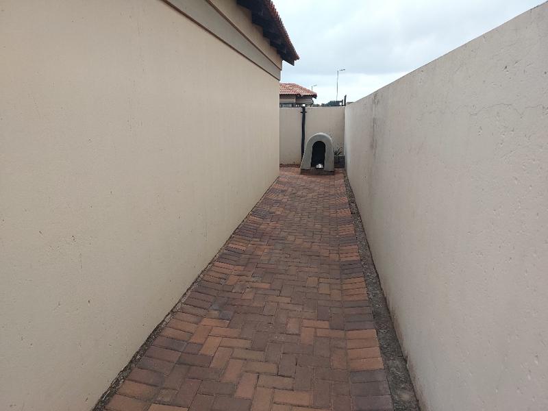 3 Bedroom Property for Sale in Dawn Park Gauteng