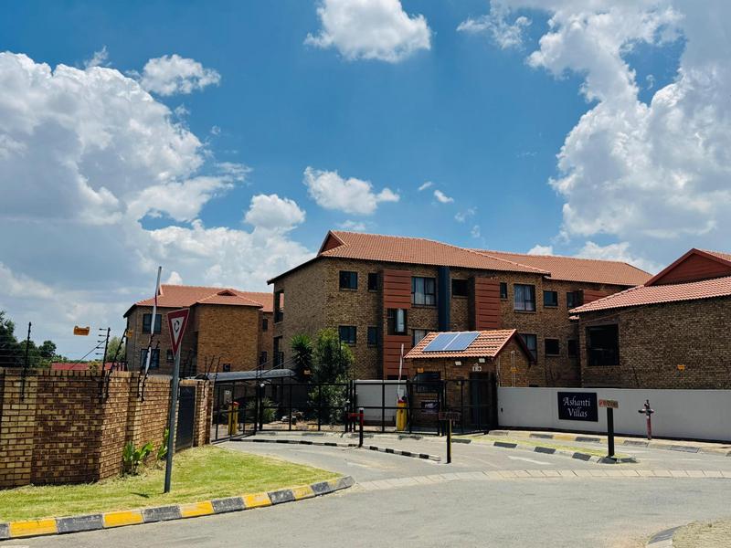 2 Bedroom Property for Sale in Cruywagenpark Gauteng