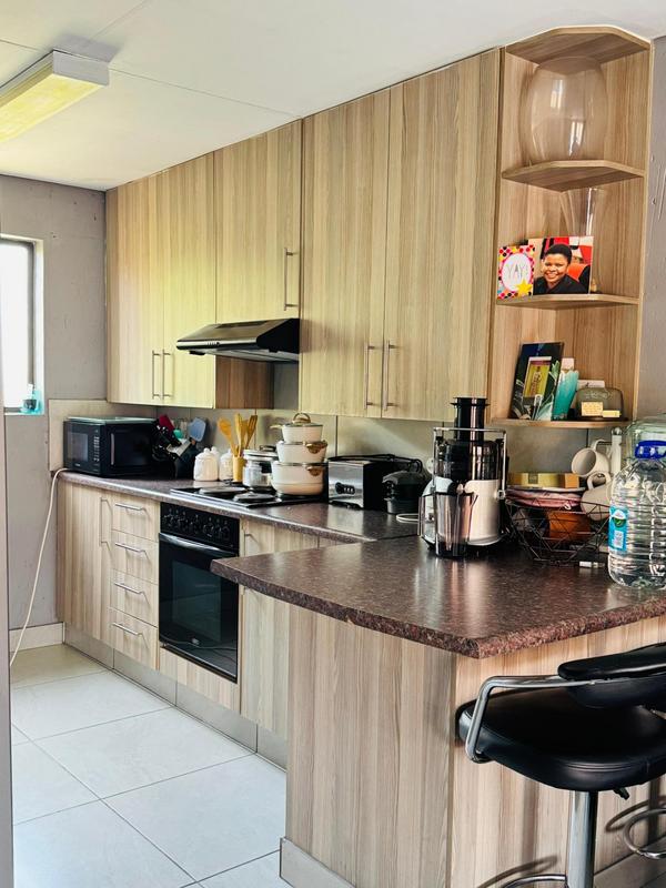 2 Bedroom Property for Sale in Cruywagenpark Gauteng