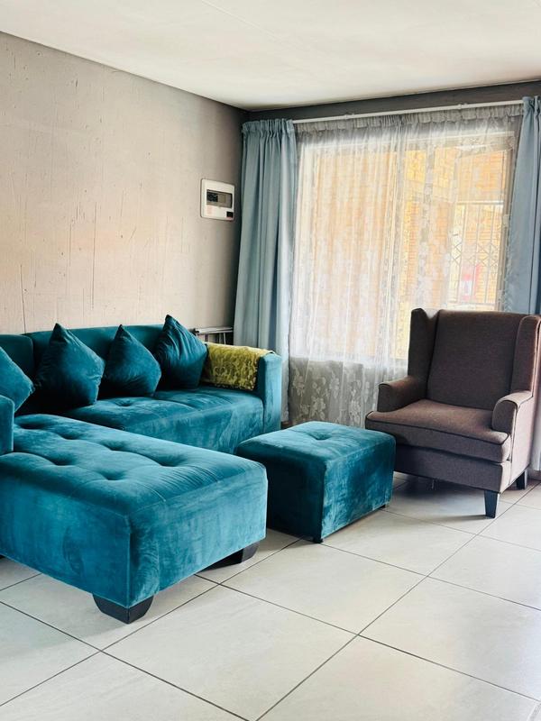 2 Bedroom Property for Sale in Cruywagenpark Gauteng