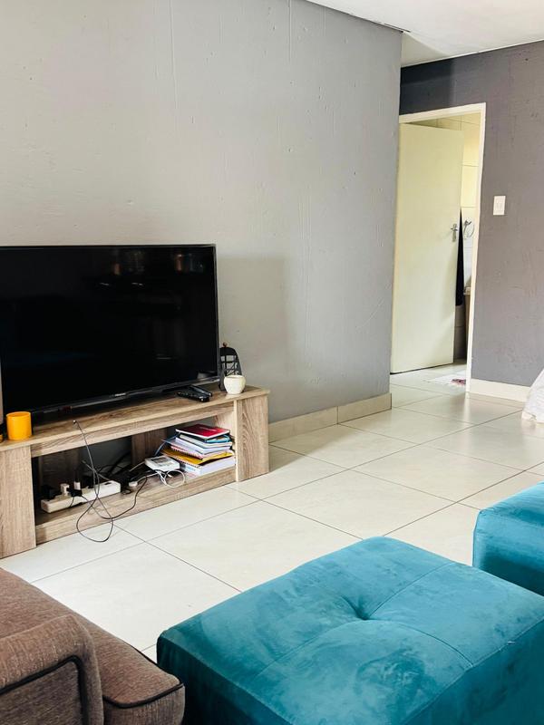 2 Bedroom Property for Sale in Cruywagenpark Gauteng