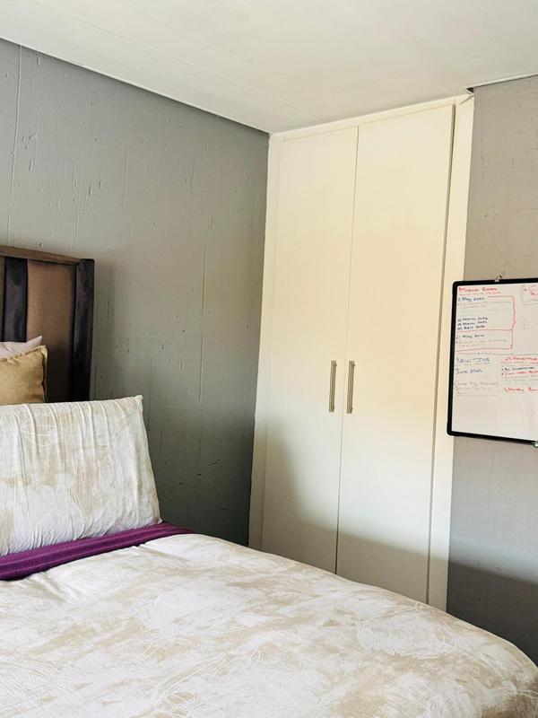 2 Bedroom Property for Sale in Cruywagenpark Gauteng