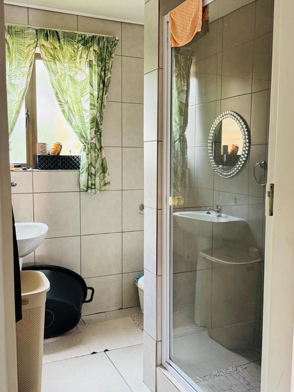 2 Bedroom Property for Sale in Cruywagenpark Gauteng