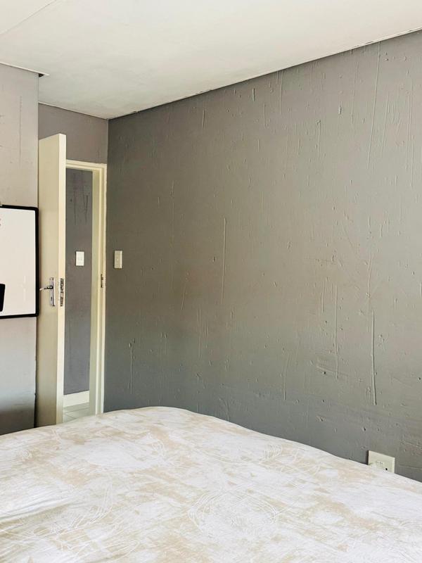 2 Bedroom Property for Sale in Cruywagenpark Gauteng