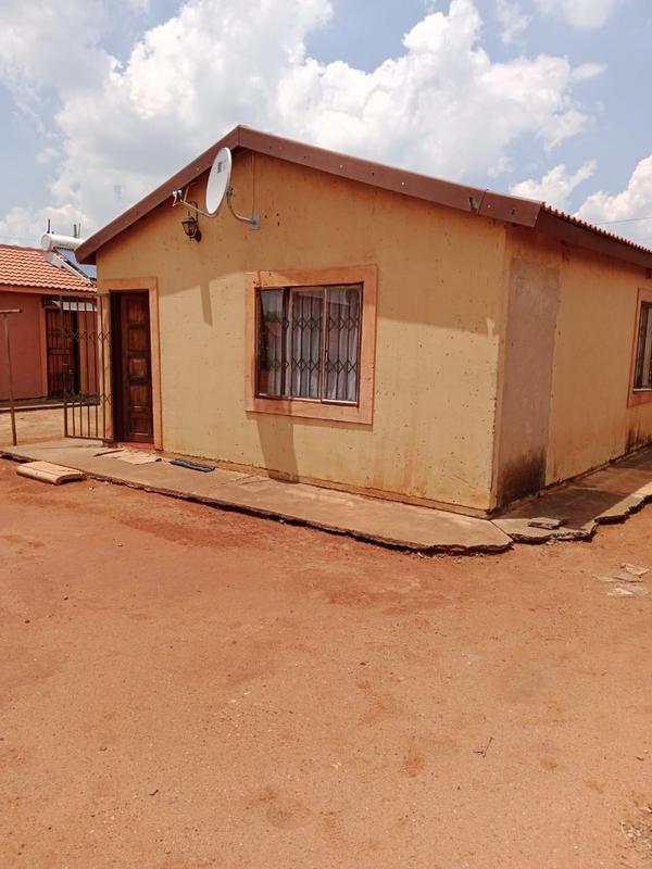 2 Bedroom Property for Sale in Zonkezizwe Gauteng